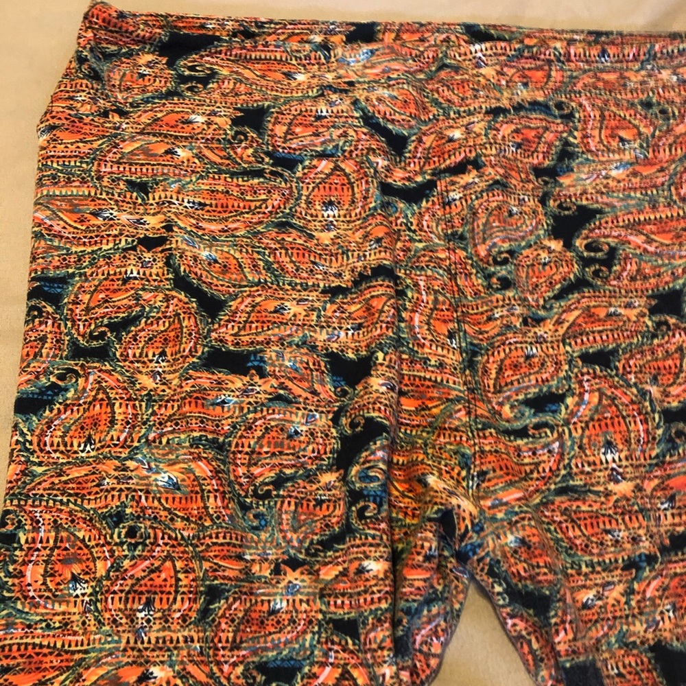 LuLaRoe High Waisted Pattern Leggings Tall & Curvy